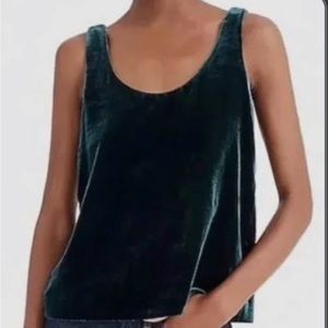New with tags BLACK velvet sleeveless top